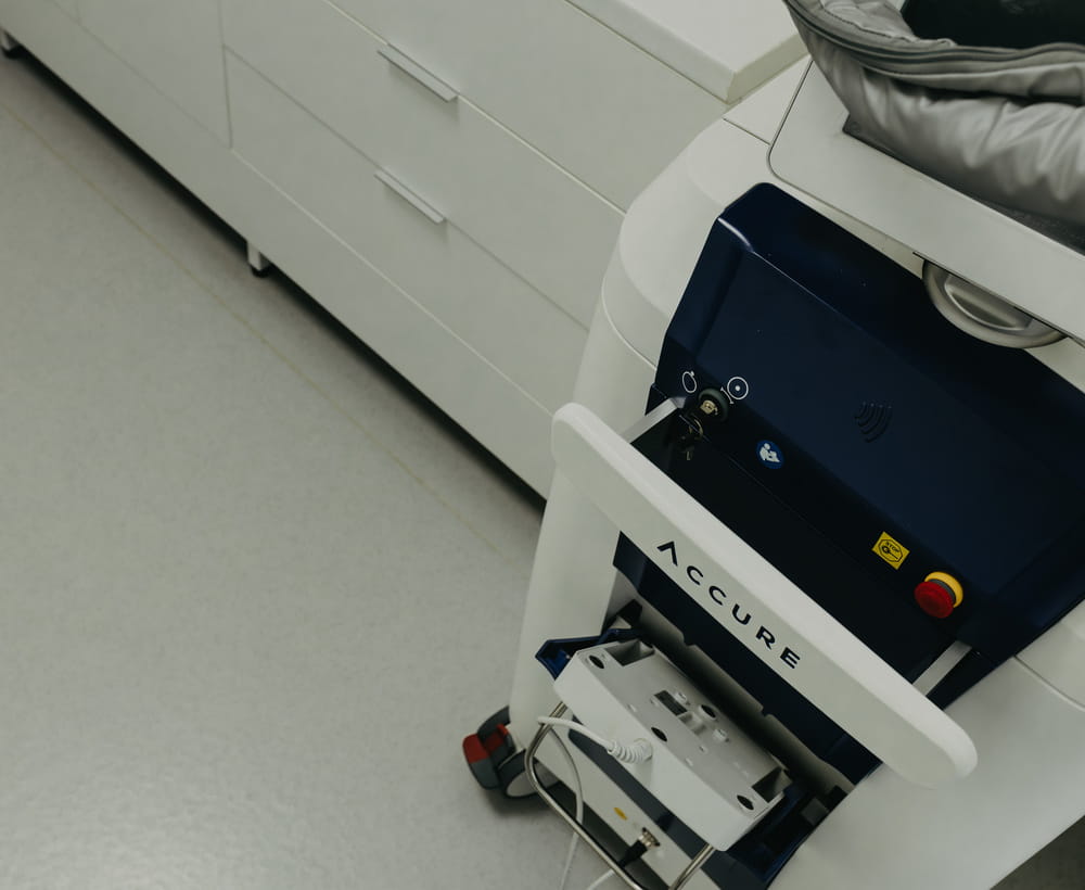 LASER ACCURE